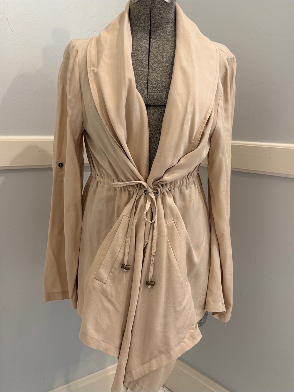 Open-Front Draped Trench Coat in Light Beige - Picture 3 of 4